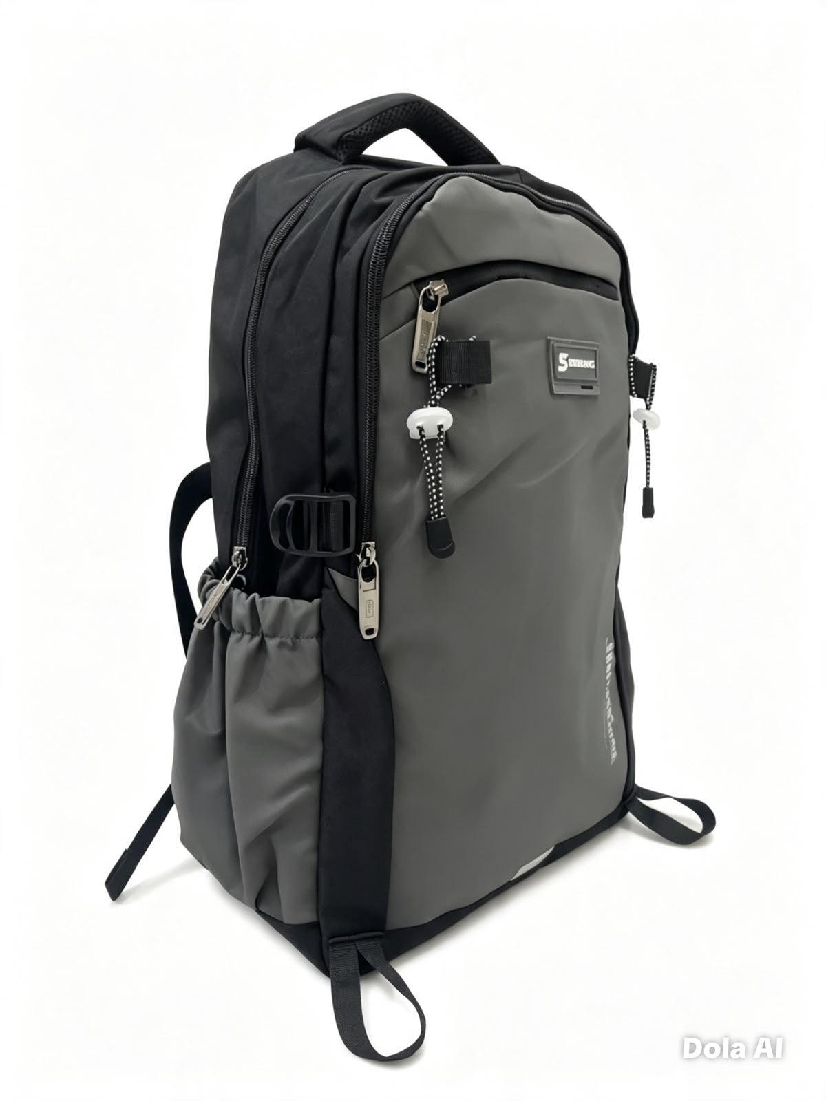 Mochila juvenil gris con diseño deportivo