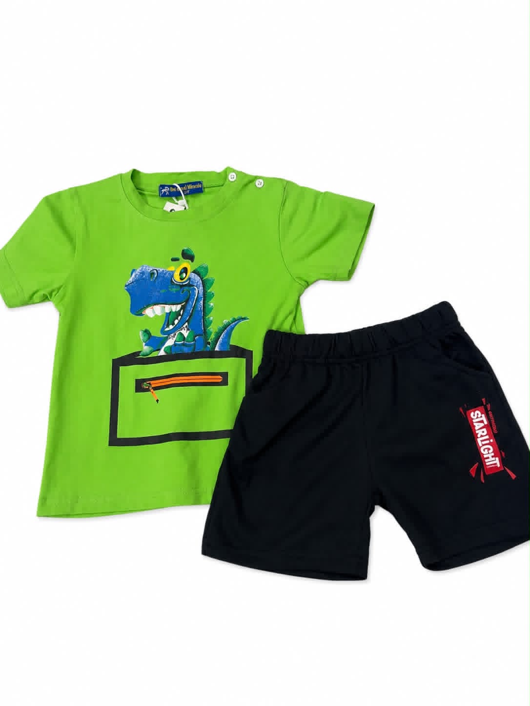Set niño playera dinosaurio verde con short negro