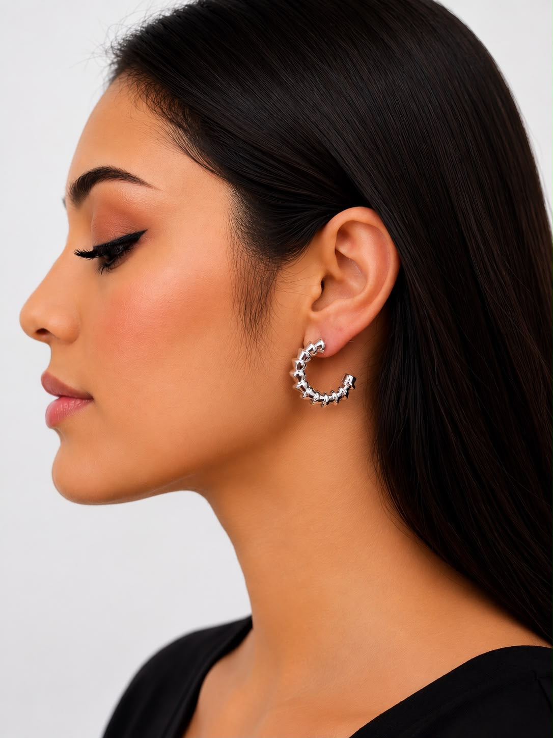 Aretes argolla texturizada plateada