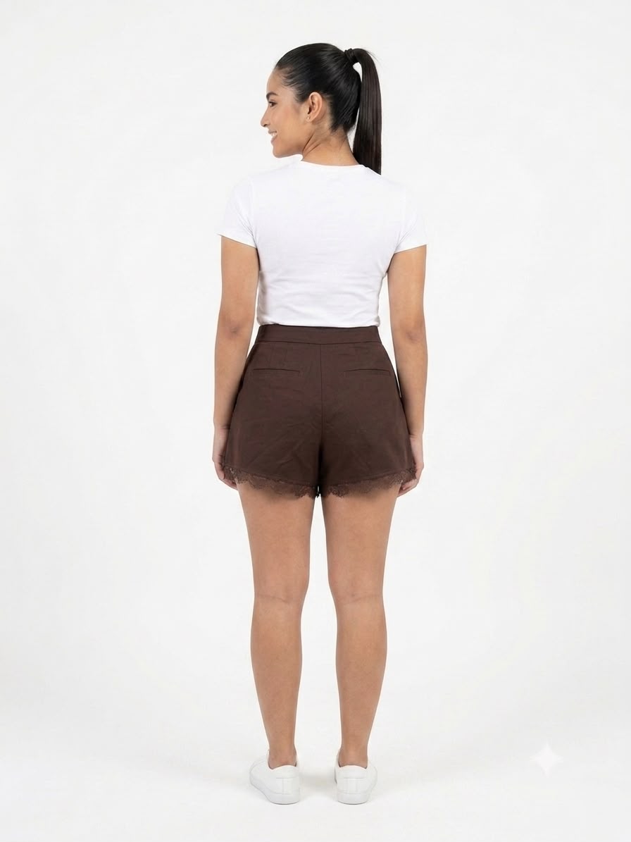 Short Dama Café con Encaje en Bastilla