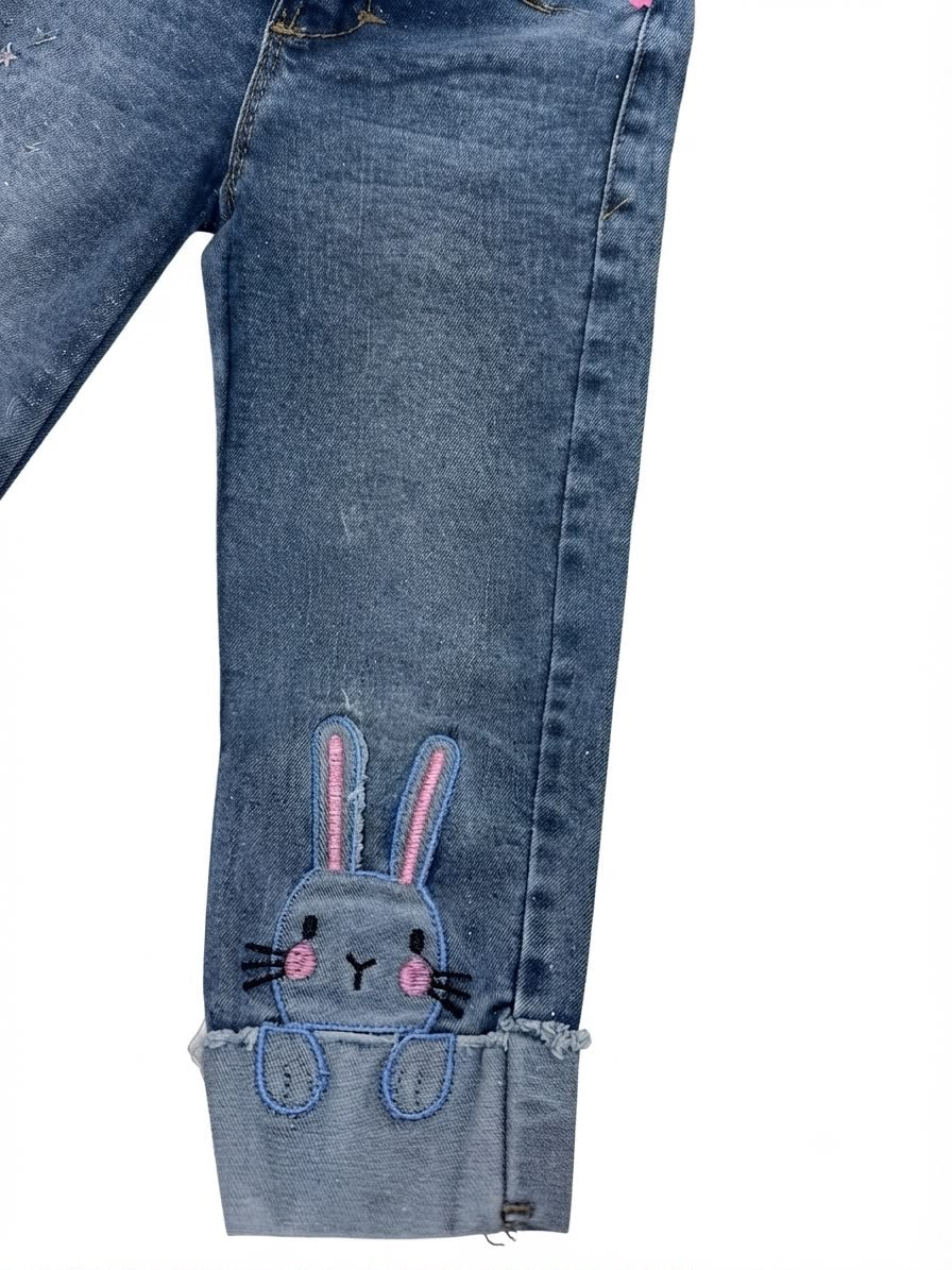 Pantalón niña mezclilla conejito bordado