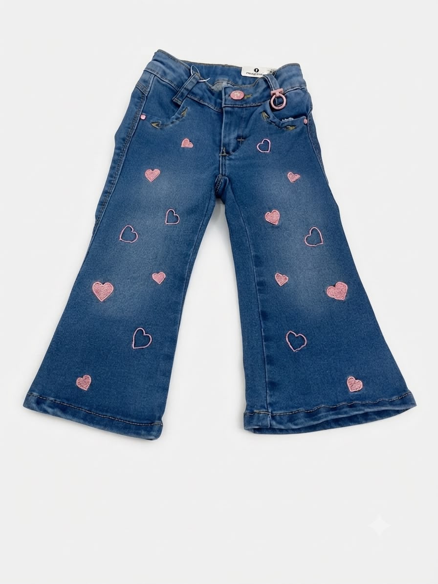 Pantalón niña acampanado mezclilla corazones bordados