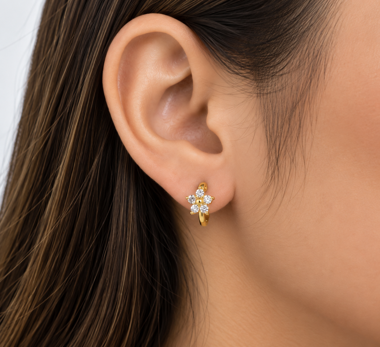 Aretes dama argolla floral con cristales ✨🌼