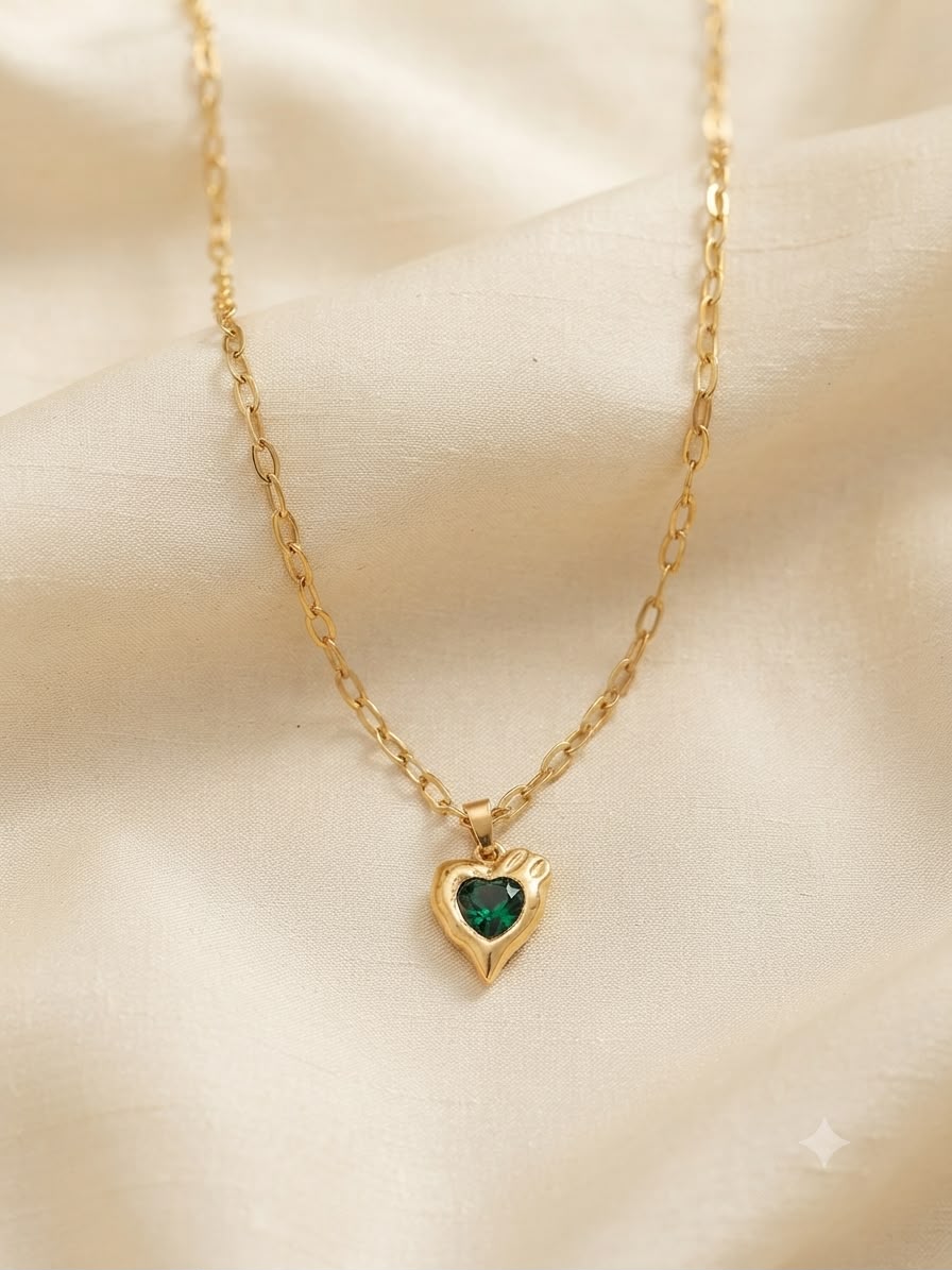 Collar dama corazón verde esmeralda dorado