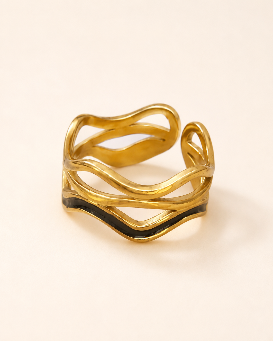 Anillo dama dorado con ondas y detalle negro ✨🖤