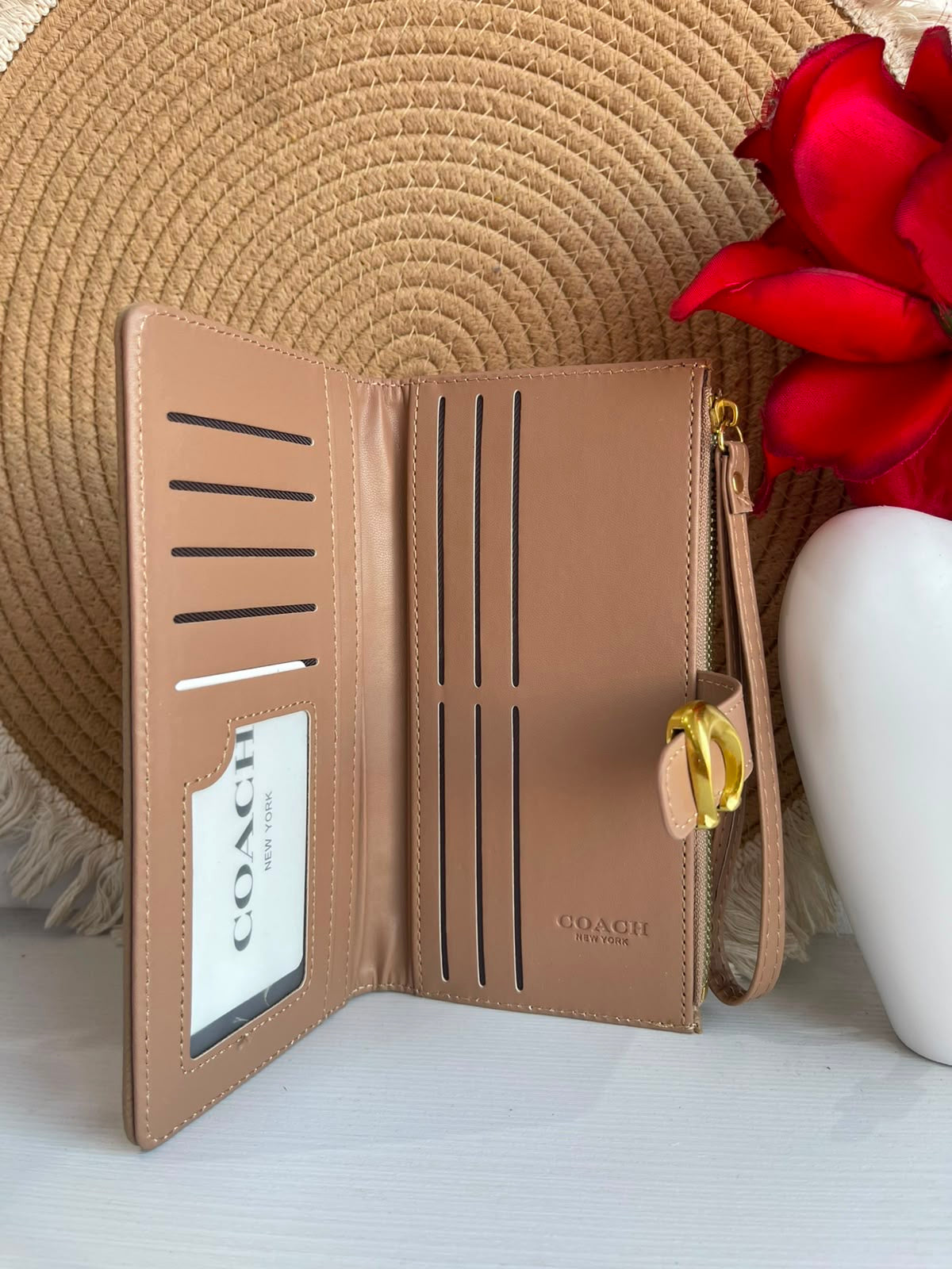 Cartera Dama color café taupe herrajes dorados