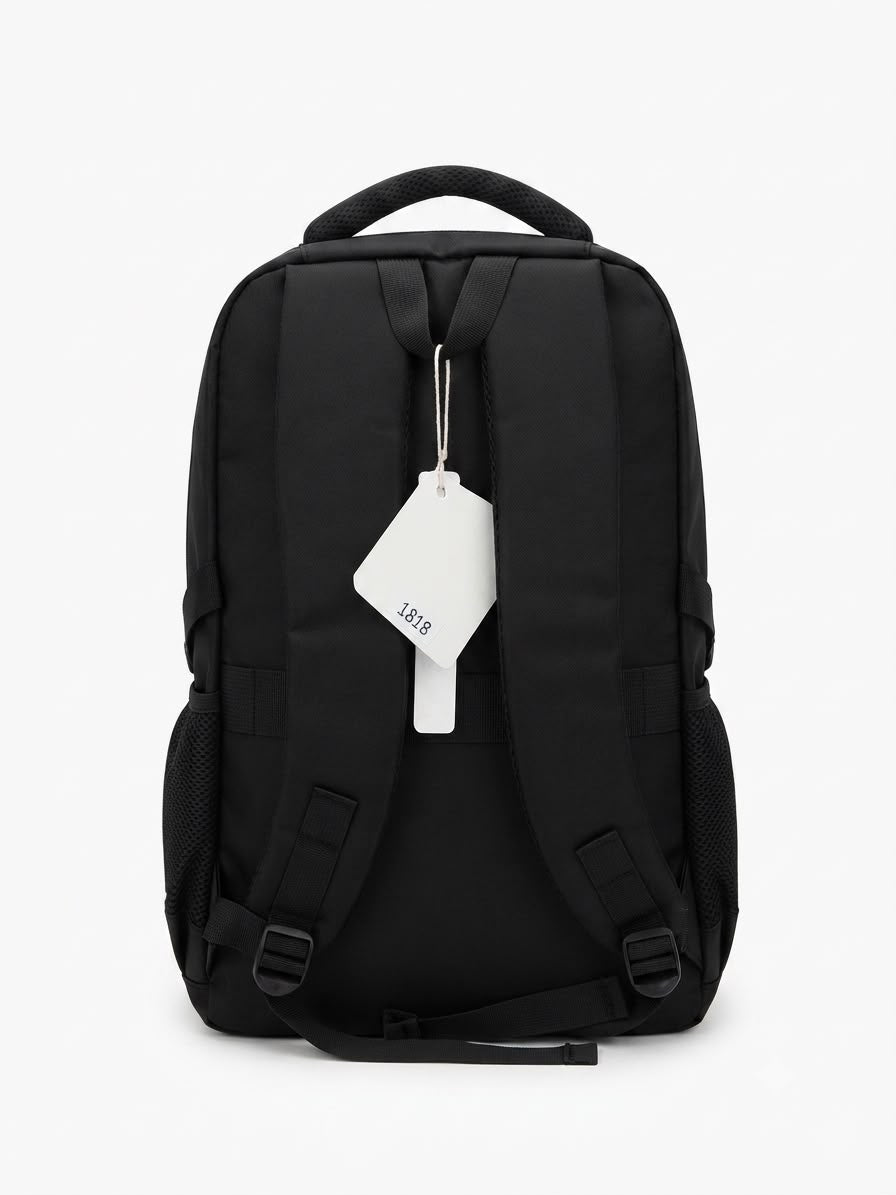 Mochila juvenil gris con diseño urbano