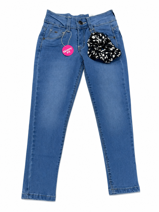 Pantalón niña mezclilla skinny con scrinchie