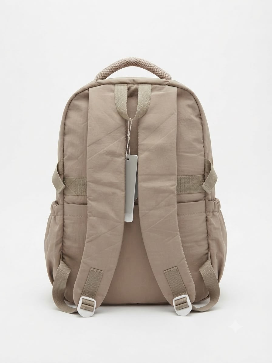 Mochila juvenil beige con detalles de osito 🎒🤎