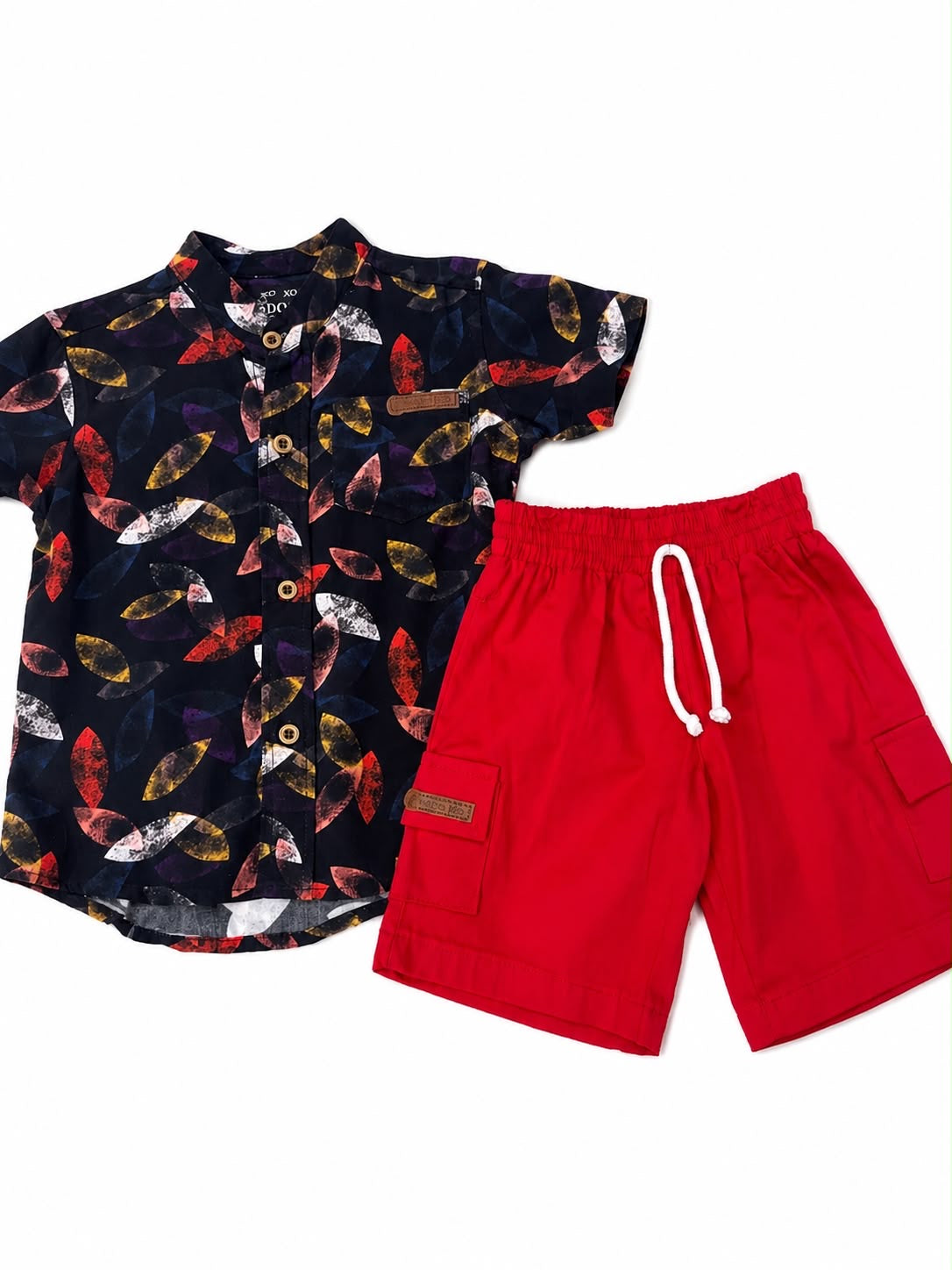 Set niño camisa estampada con short rojo