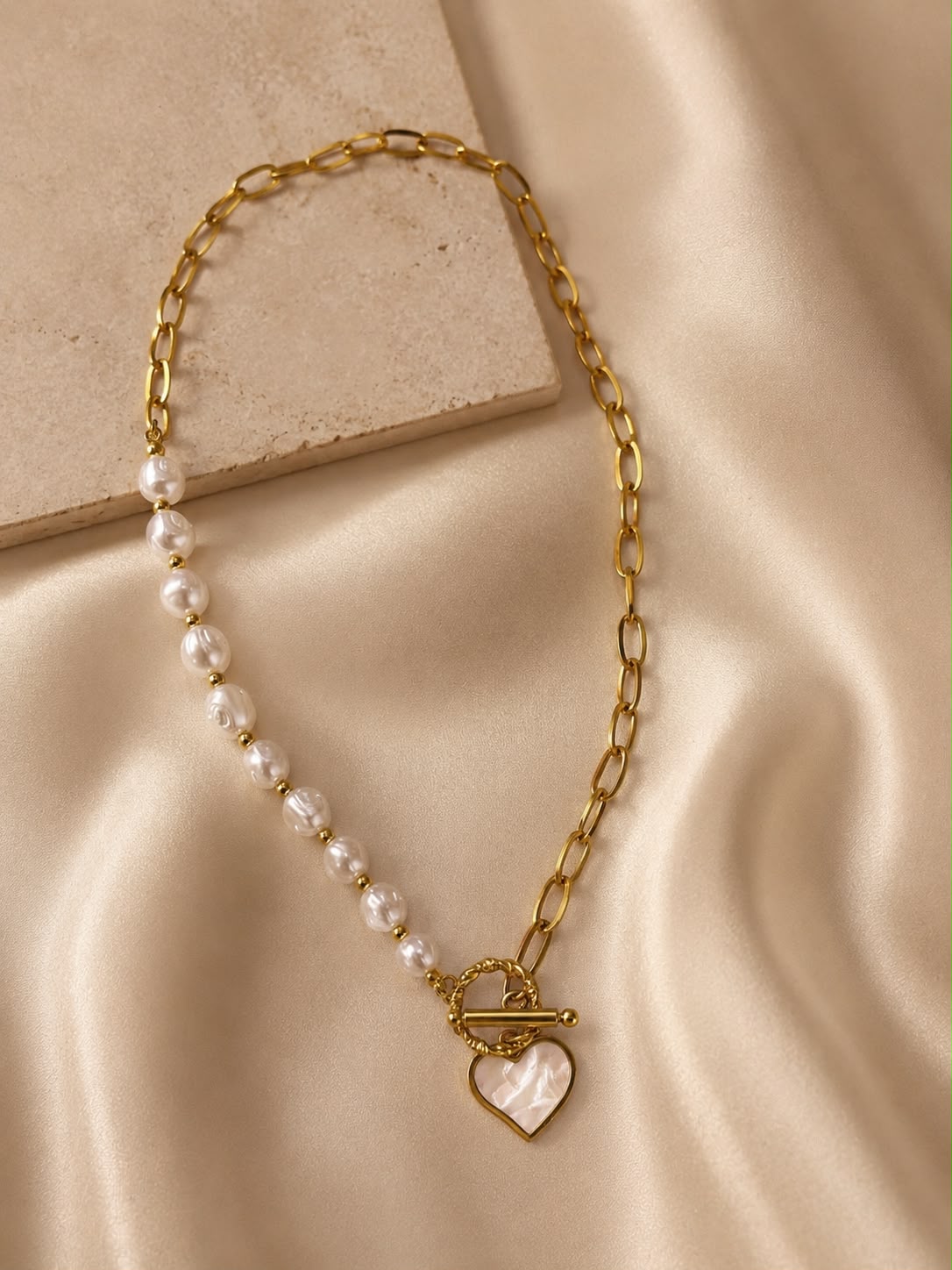 Collar accesorio dama con perlas y corazón