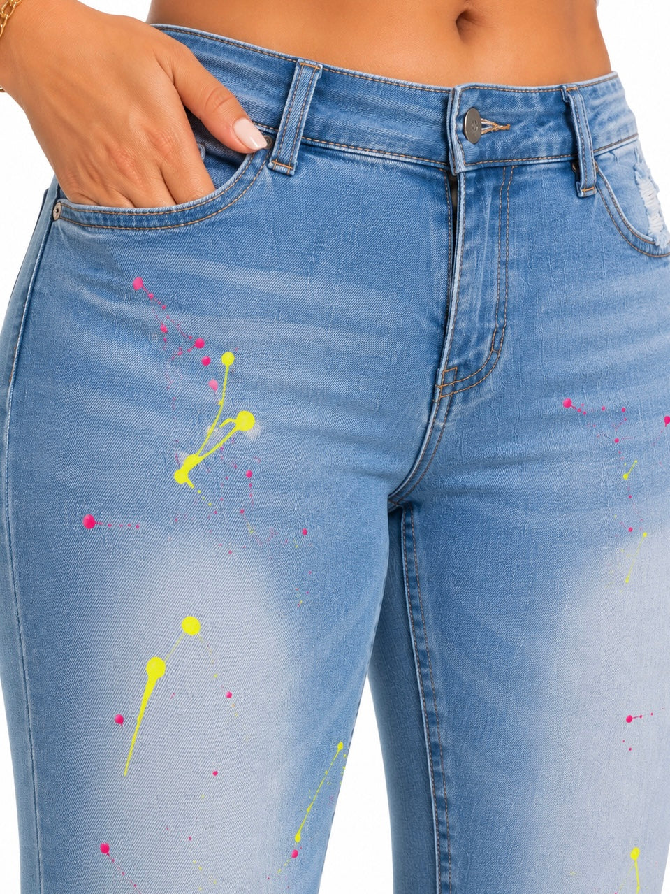 Pantalón dama mezclilla skinny con diseño de pintura y deshilachado