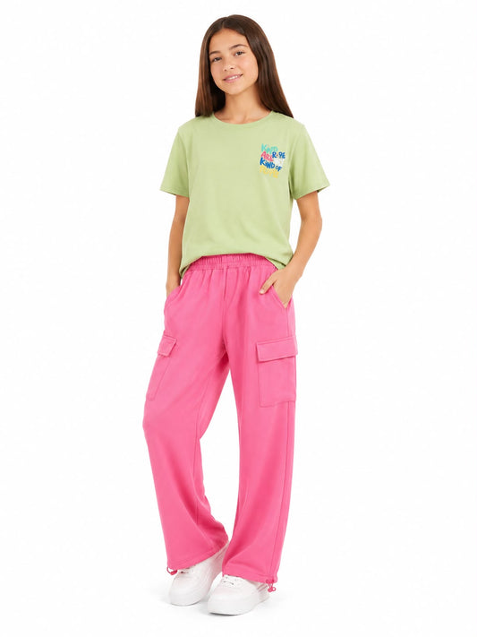 Set niña pantalón cargo color rosa y blusa amplia verde