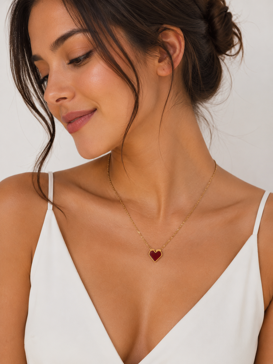 Collar accesorio Dama corazón rojo dorado