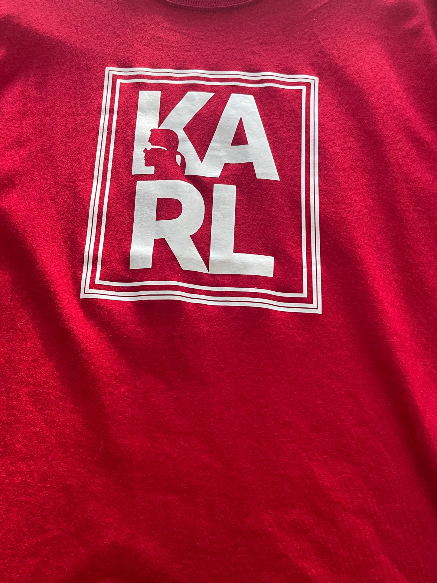 Playera caballero Extra Grande XL K@RL L@GERF@LD ROJA