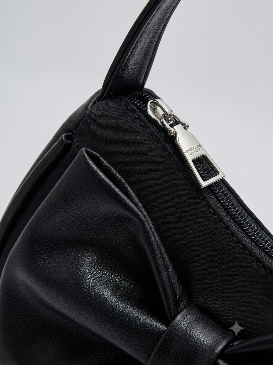 Bolsa Infantil Negra con Moño Decorativo