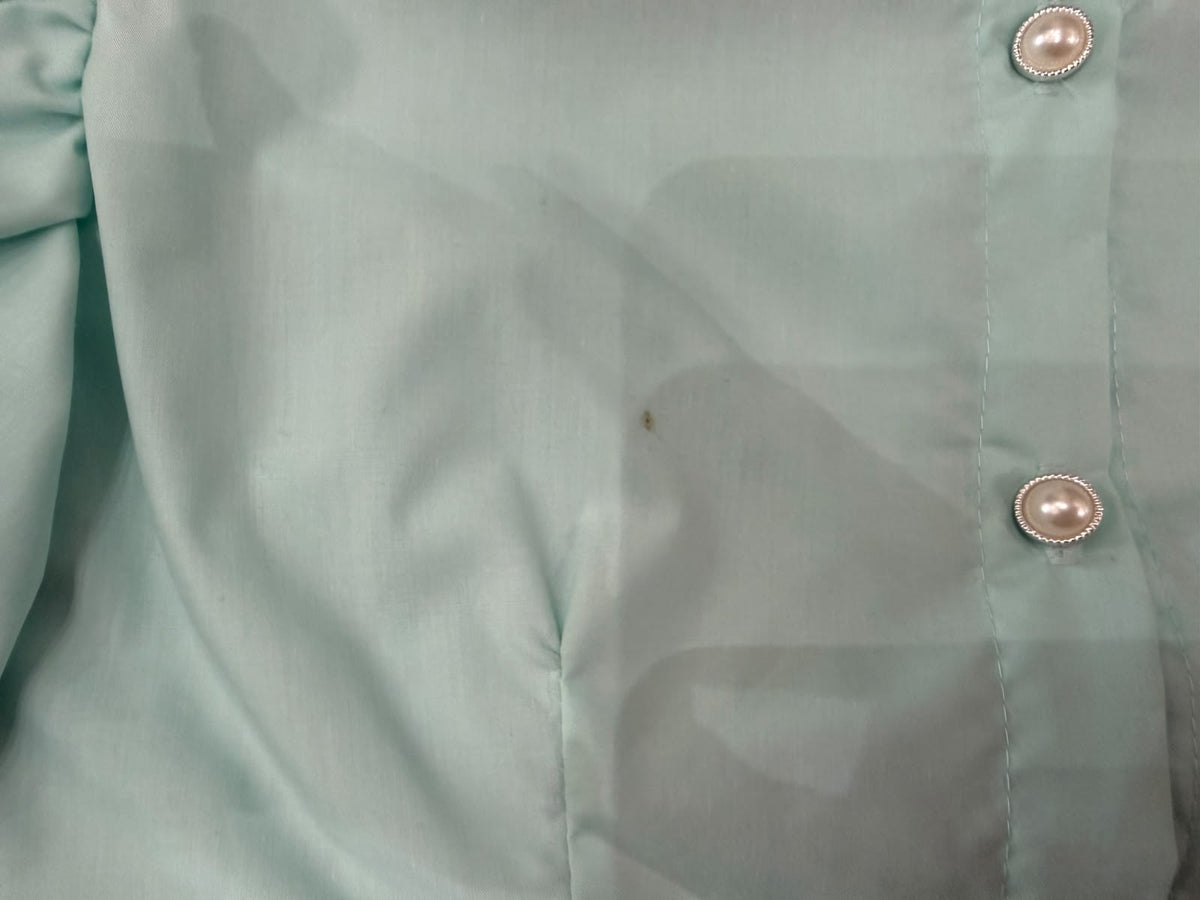 Blusa dama de manga corta con olanes