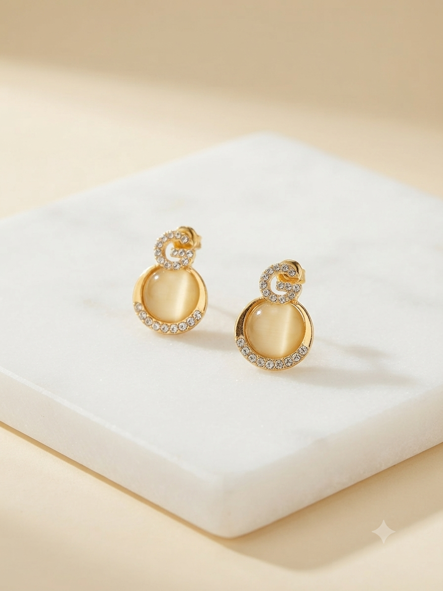✨ Aretes Dorados con Cristales y Piedra Central ✨