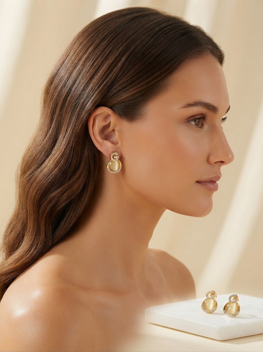 ✨ Aretes Dorados con Cristales y Piedra Central ✨