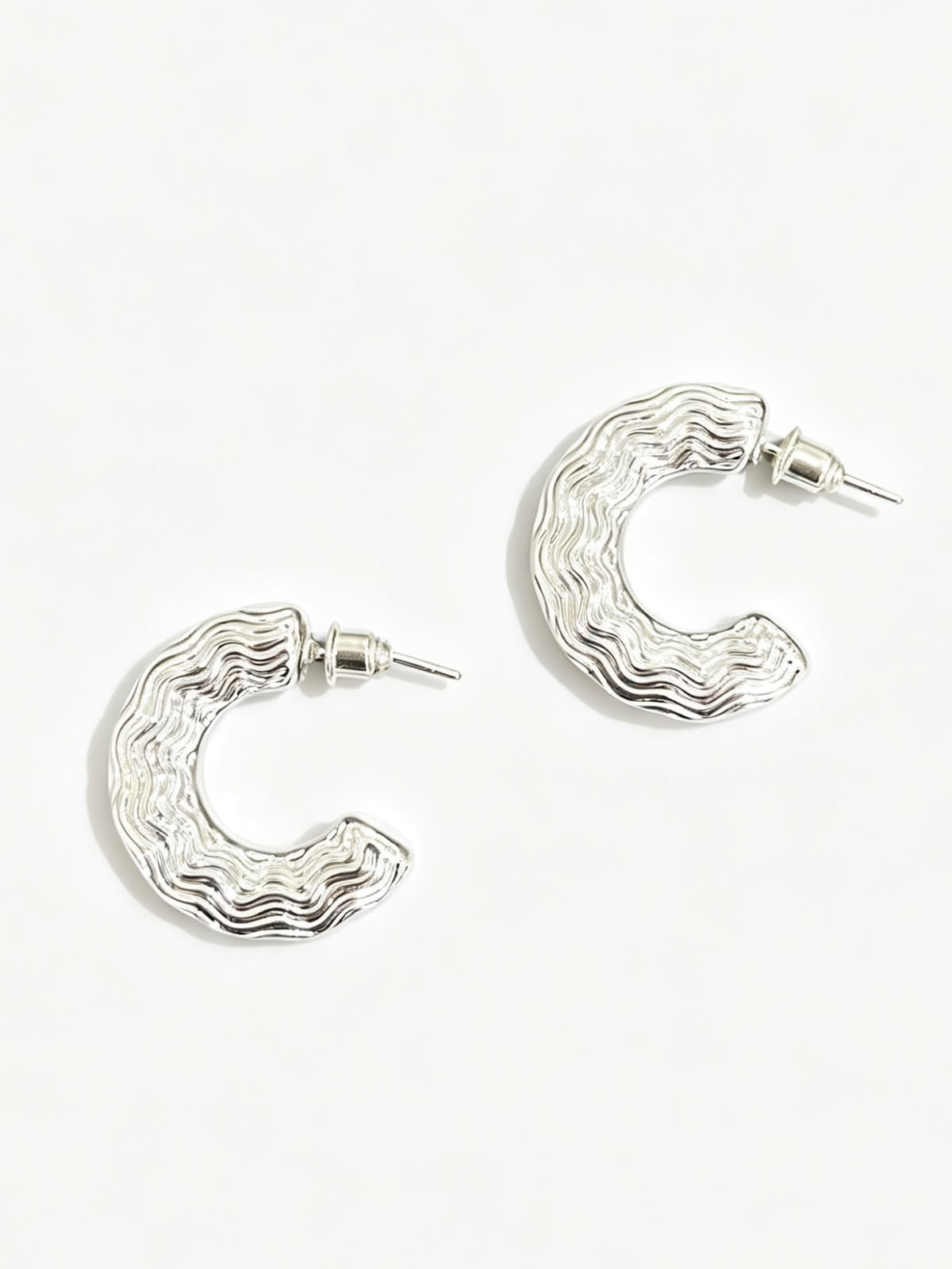 Aretes Arracadas Plateadas Texturizadas ✨
