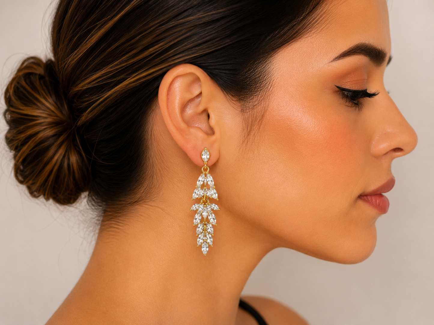 Aretes Colgantes Dorados con Cristales