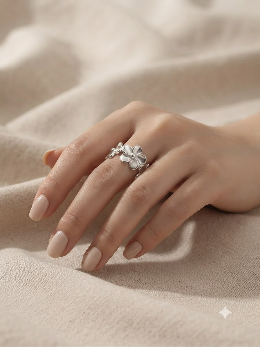 Anillo dama plateado diseño floral 🌸✨