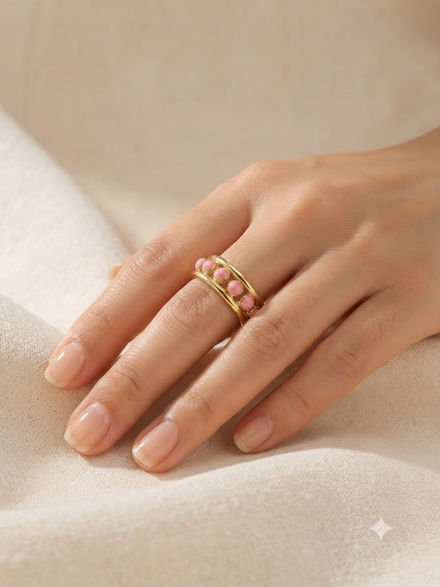 Anillo dama dorado con detalles rosa 💗✨