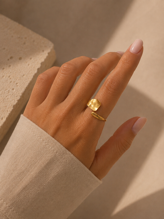 Anillo Dama dorado diseño orgánico