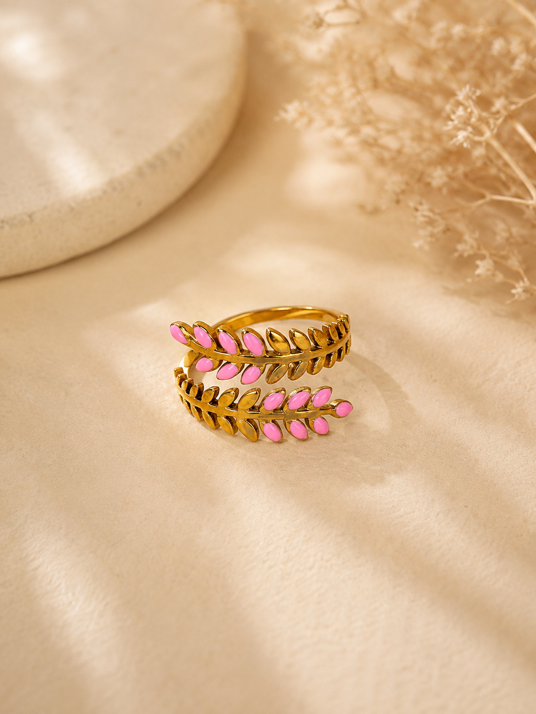 Anillo Dama diseño de hojas rosa y dorado