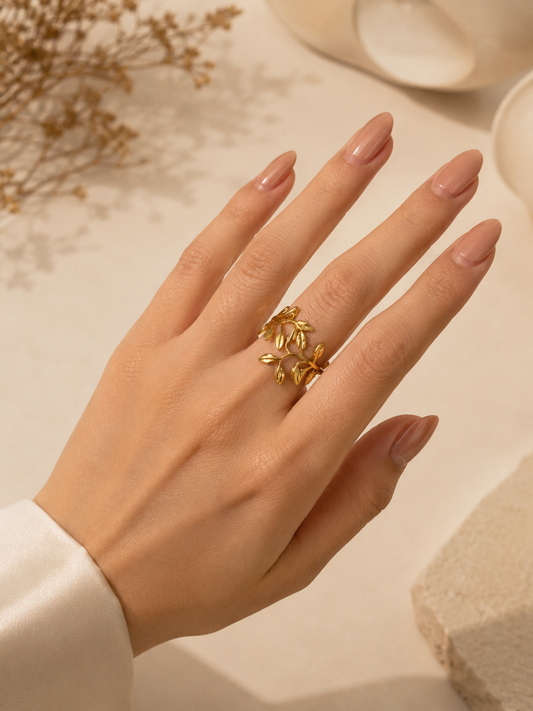Anillo Dala diseño de hojas doradas