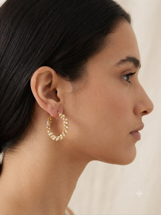Arracadas Doradas con Perlas – Diseño Trenzado Elegante