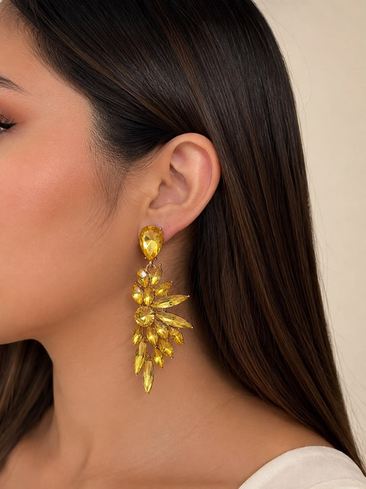 Aretes Largos con Cristales Ámbar – Brillo Sofisticado