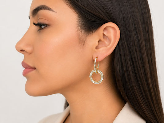 Aretes Colgantes de Aro con Cristales – Brillo Sofisticado