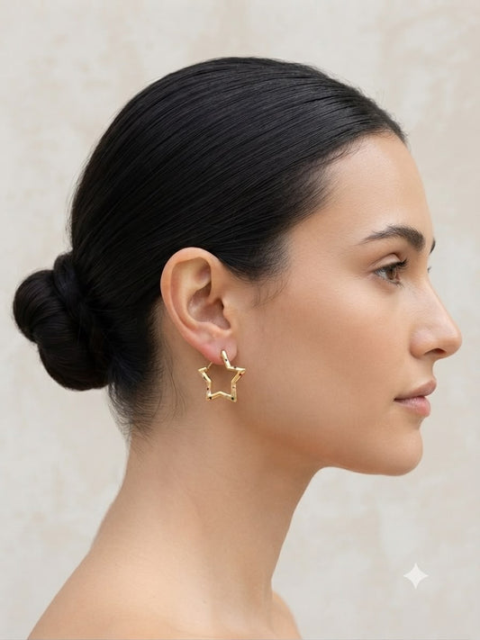 Aretes de Estrella Dorada con Cristales Multicolor – Un Toque de Magia y Brillo
