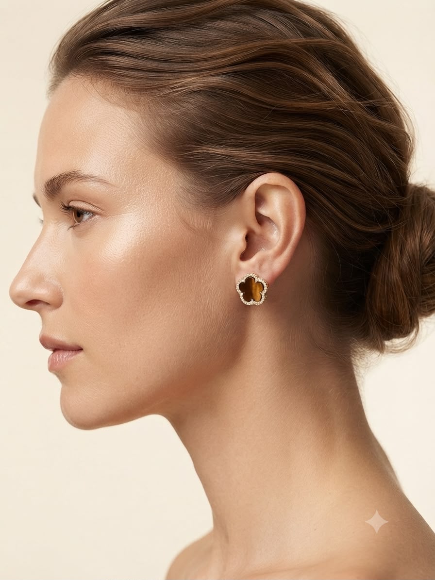 Aretes Flor Café con Cristales – Elegancia Natural