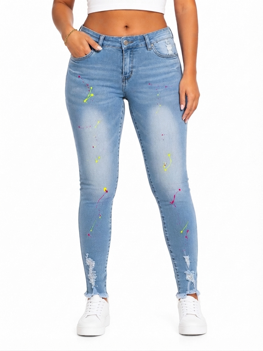 Pantalón dama mezclilla skinny con diseño de pintura y deshilachado