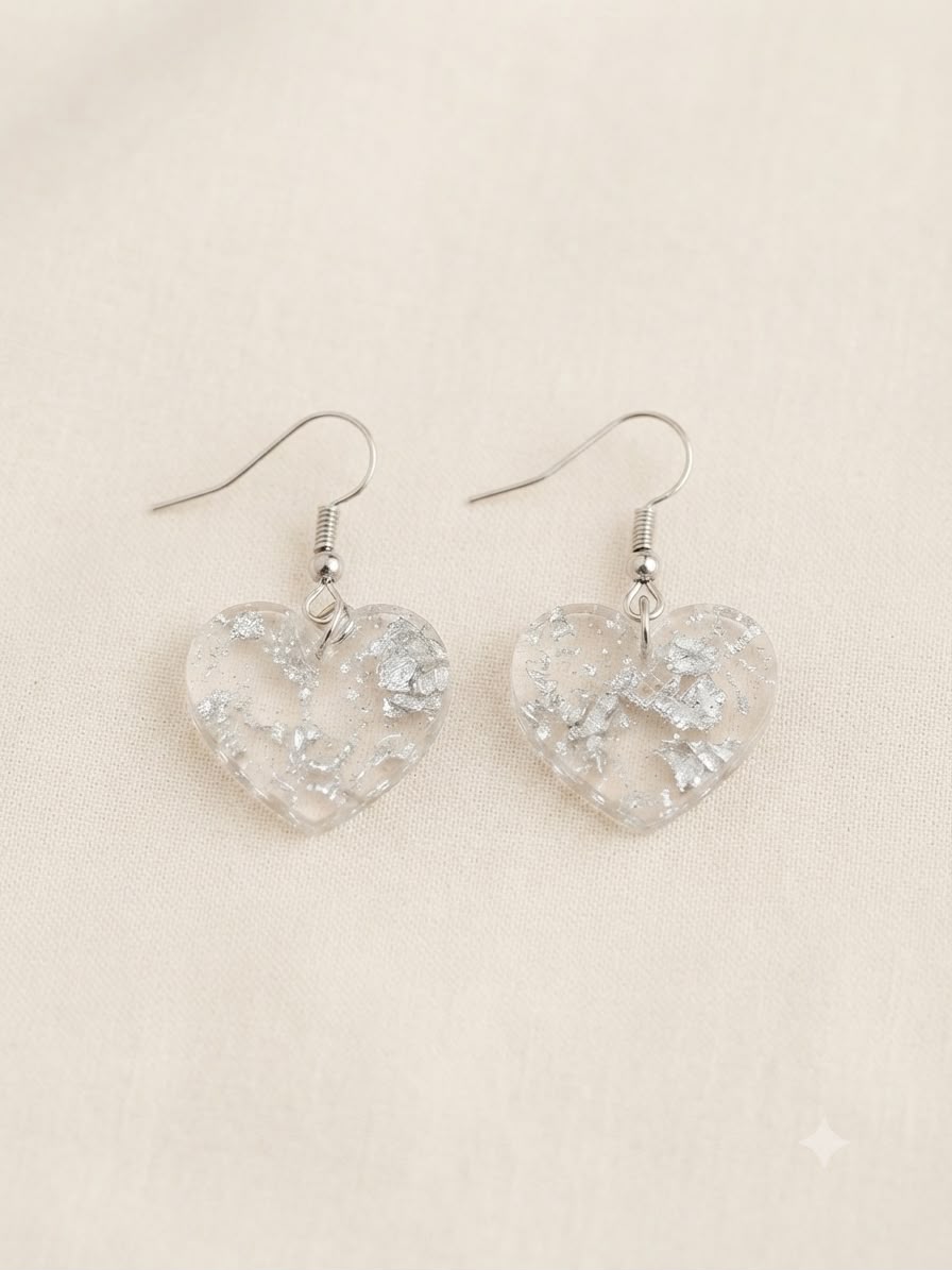 Aretes Colgantes Corazón Cristal con Destellos Plateados ✨🤍