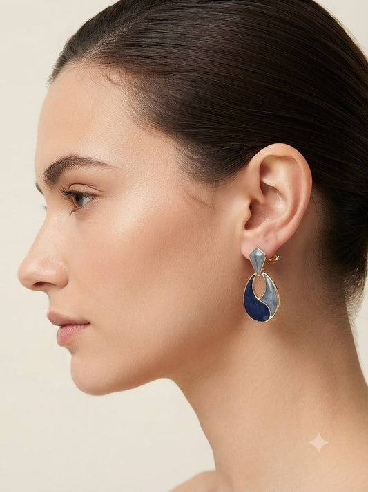 Aretes Geométricos Bicolor Azul con Detalles Dorados ✨💙