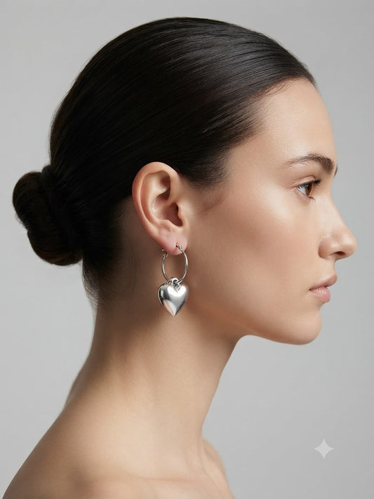 Aretes de Aro con Corazón Plateado ✨🤍