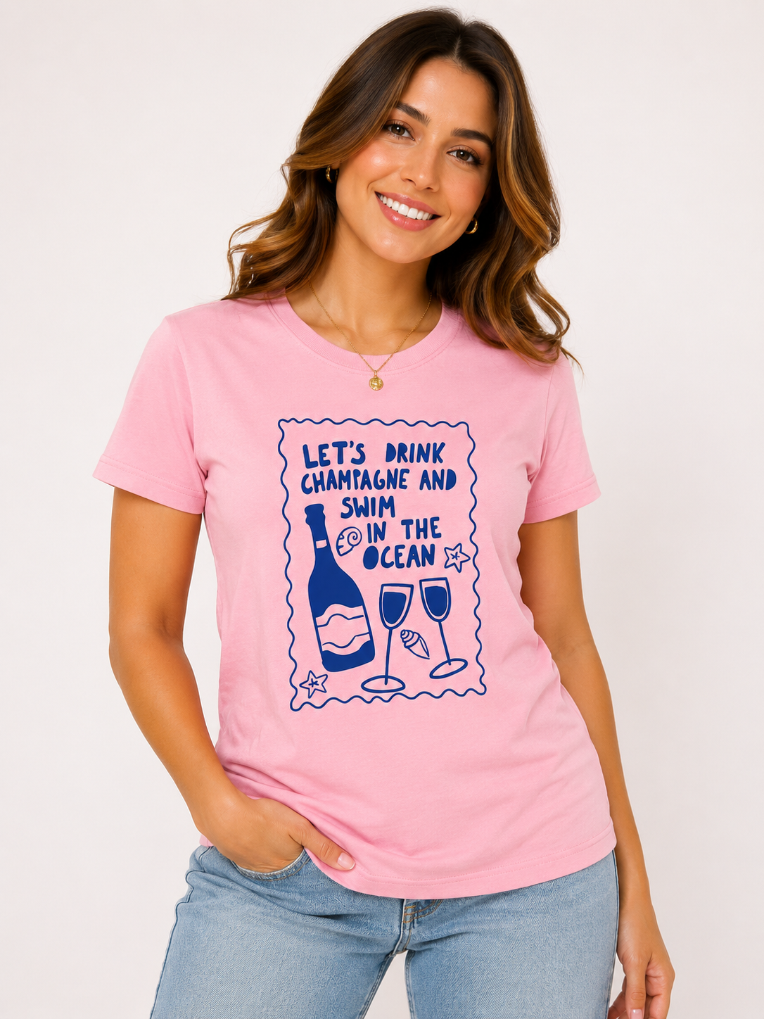 Playera dama estampada “Let’s Drink Champagne and Swim in the Ocean” 🌸🥂
