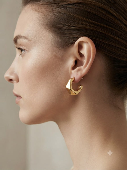 Aretes Geométricos Dorados ✨