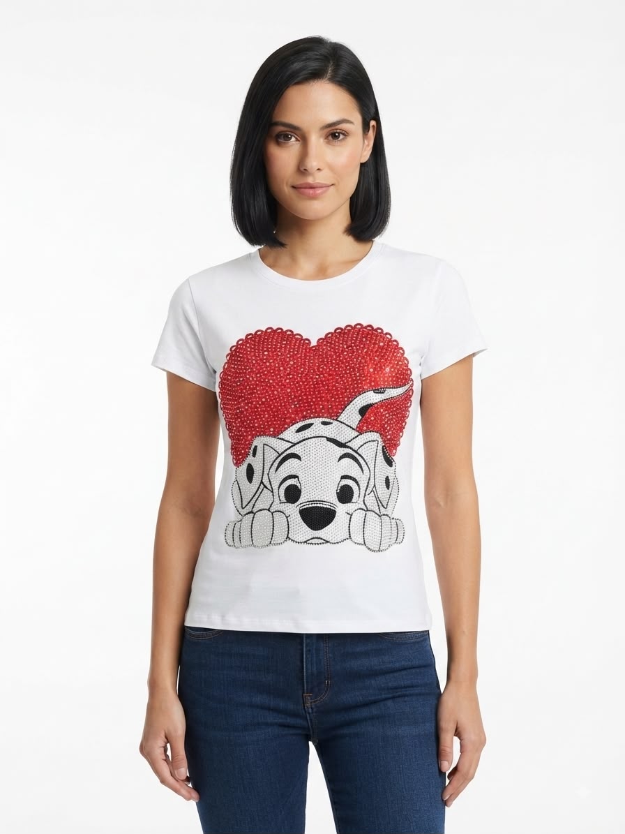 Blusa dama blanca con diseño de perrito y corazón