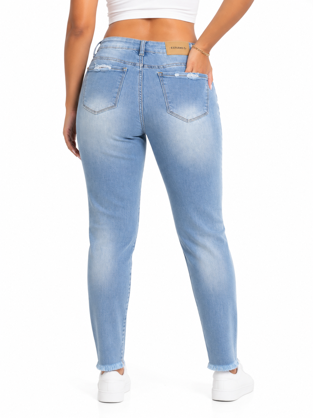 Pantalón dama mezclilla skinny con diseño de pintura y deshilachado