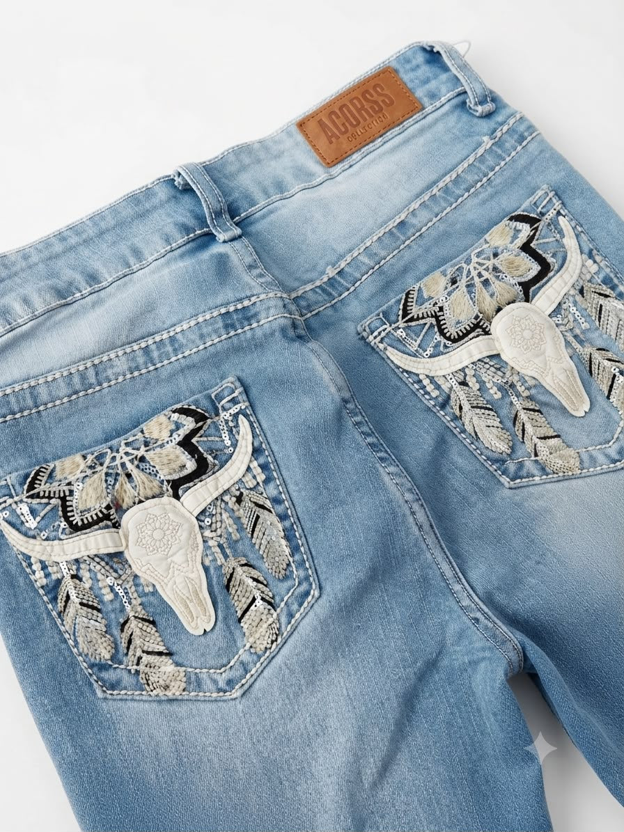 Pantalón dama mezclilla flare azul claro con detalle en bolsas