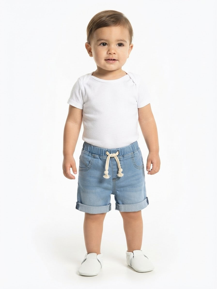 Short niño de mezclilla con cordón ajustable