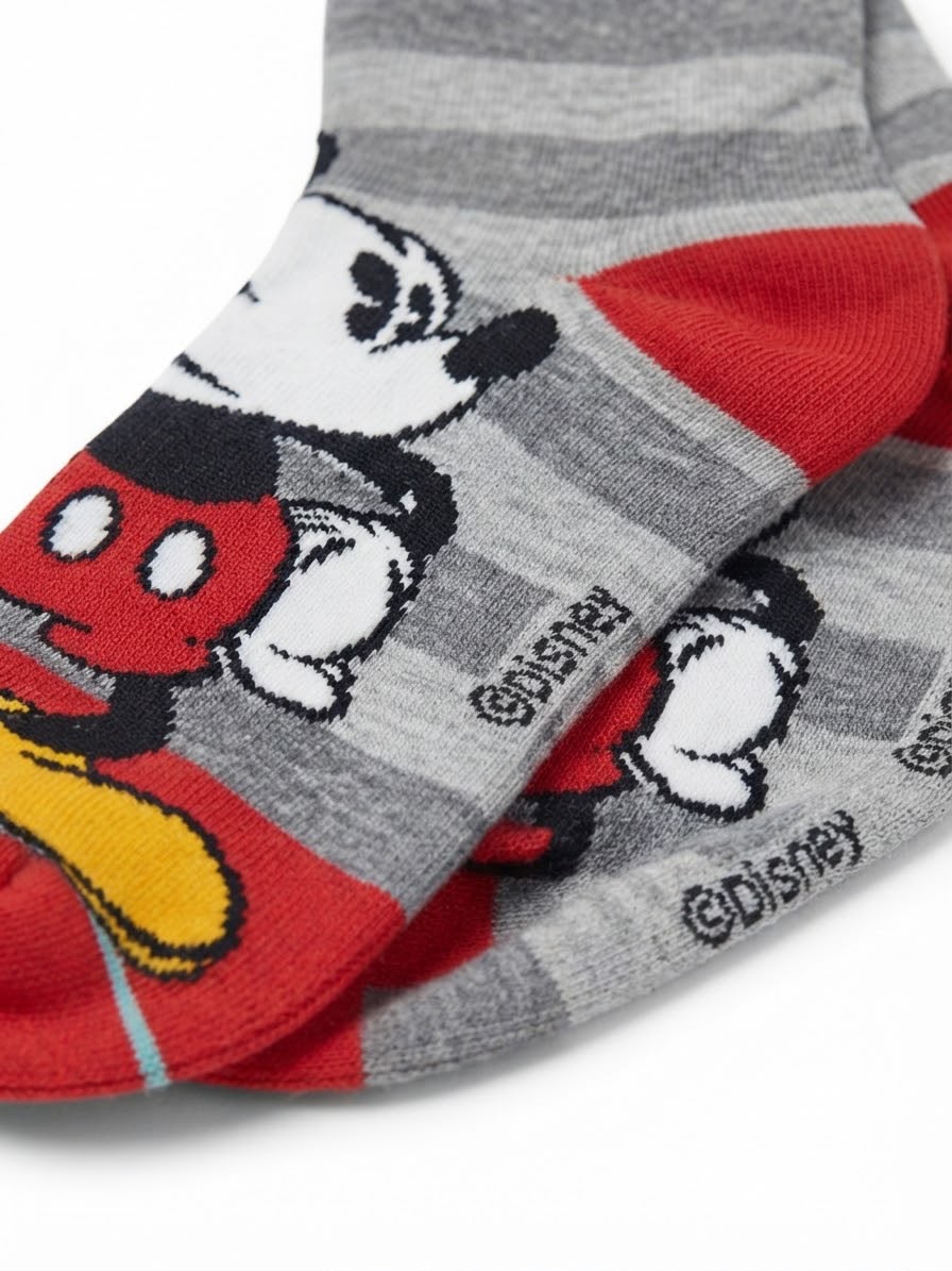 Calceta larga infantil gris con detalles rojos