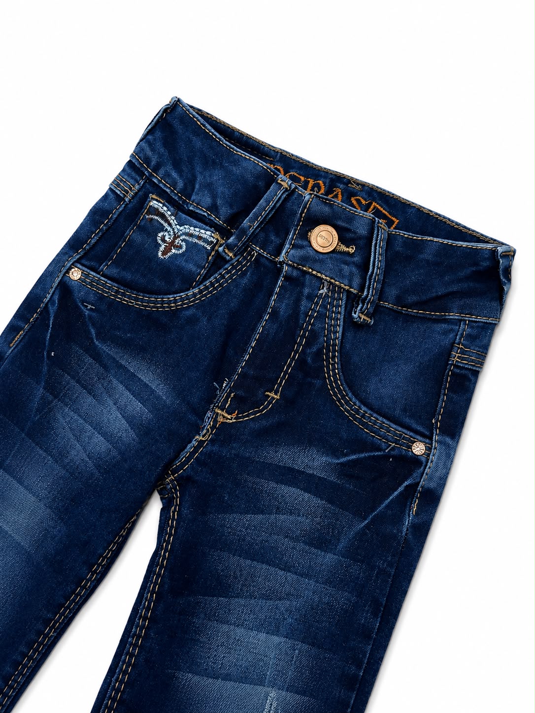 Pantalón niña acampanado de mezclilla con detalles bordados