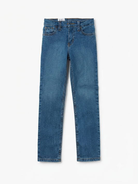Pantalón niño de mezclilla azul clásico un básico